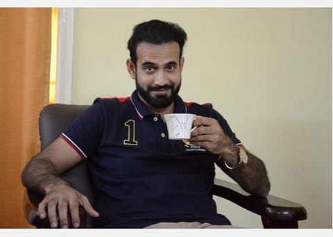 சென்னை ஐபிஎல் அணியின் பணியாளருக்கு நிதி உதவி செய்த இர்பான் பதான்: தினேஷ் கார்த்திக் பாராட்டு