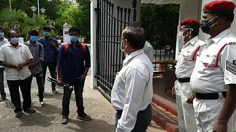 புதுச்சேரி சட்டப்பேரவையில் பொதுமக்களுக்கு அனுமதி ரத்து