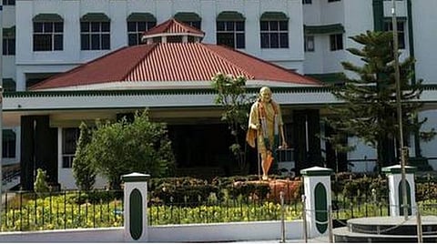 உயர் நீதிமன்ற மதுரை கிளையில் தாமதமாகும் அரசு வழக்கறிஞர்கள் நியமனம்: வழக்குகள் தேங்குவது அதிகரிப்பு