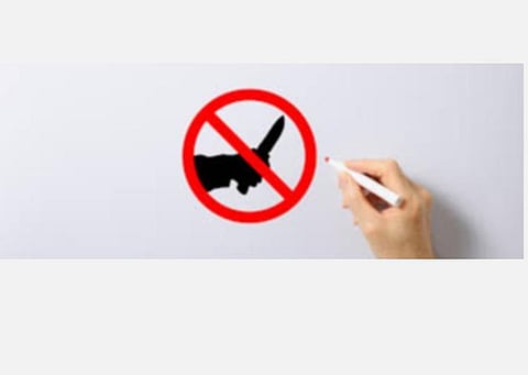 தெரு நாய்களுக்கு உணவு வழங்கிய நபர் கத்தியால் குத்தப்பட்டுக் கொலை: டெல்லியில் வெறிச்செயல்