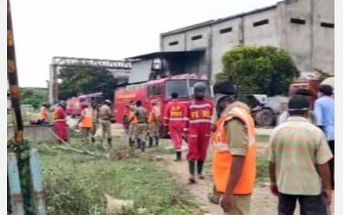 ஆந்திராவில் மேலும் ஒரு ஆலையில் விஷவாயு கசிவு: ஒருவர் உயிரிழப்பு, 3 பேர் கவலைக்கிடம்
