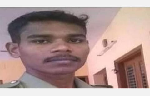 சாத்தான்குளம் விவகாரம்; முகநூலில் சர்ச்சைப் பதிவு: ஆயுதப்படைக் காவலர் பணியிடைநீக்கம்