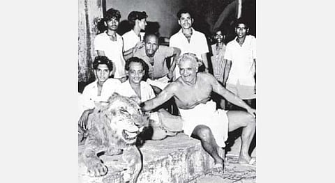 ‘முதலாளி’ என்று எம்ஜிஆர் அழைத்த சின்னப்பா தேவர்; பூஜையின் போதே ரிலீஸ் தேதி; திட்டமிட்ட உழைப்பாளி!