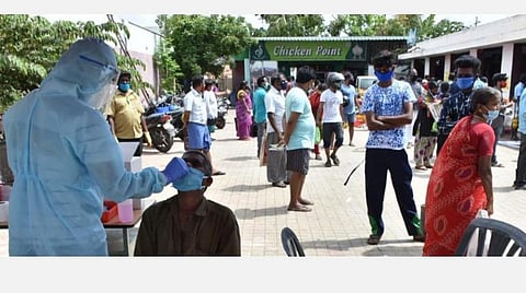 மாநகரில் இன்று ஒரேநாளில் 1,268 பேருக்கு கரோனா தொற்றை கண்டறியும் பரிசோதனை : மாநகராட்சி சுகாதாரத்துறையினர் தீவிரம்