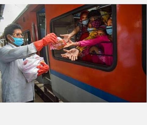 எந்த மாநிலத்திலிருந்தும் ஷ்ரமிக் சிறப்பு ரயில்களுக்கான கோரிக்கை இல்லை: ரயில்வே தகவல்