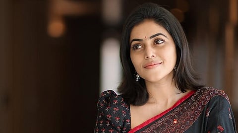 குற்றவாளியோடு தொடர்புபடுத்தி செய்தி வெளியிட வேண்டாம்: பூர்ணா வேண்டுகோள்