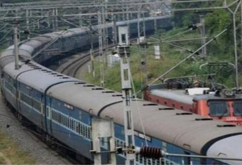 பயணிகள் ரயில்களை விரைவு ரயில்களாக மாற்றுவதால் வரும் சிக்கல்கள்!- பட்டியலிடும் ரயில் பயணிகள் சங்கம்