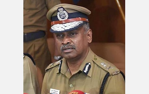 மக்களை சகோதரத்துவத்துடன் அணுகுங்கள்; சென்னை மாநகர போலீஸாருக்கும் அவர்களின் குடும்பத்தினருக்கும் நன்றி- ஏ.கே.விஸ்வநாதன் உருக்கமான கடிதம்