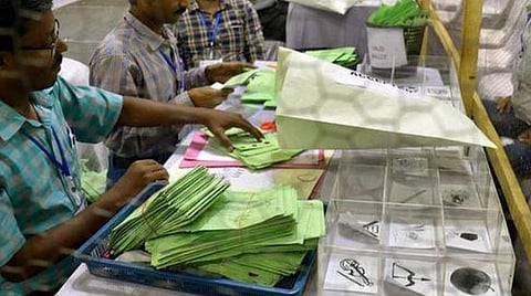 பிஹார் சட்டப்பேரவை தேர்தலில் கரோனா பாதித்தவர்கள் தபால் ஓட்டு போடலாம்- தேர்தல் ஆணையம் அனுமதி