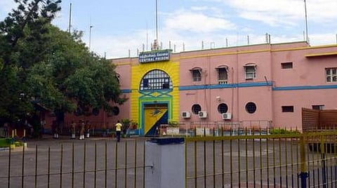 கரோனா வைரஸ் முன்னெச்சரிக்கை; பொள்ளாச்சி கிளை சிறை கைதிகள் கோவை மத்திய சிறைக்கு இடமாற்றம்
