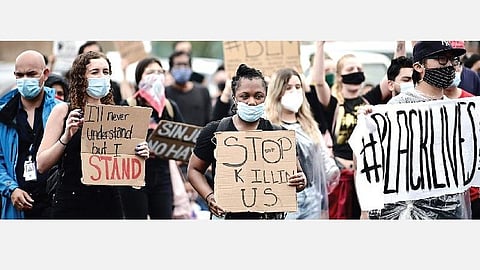 அநீதியை எதிர்க்கும் பெண்கள்