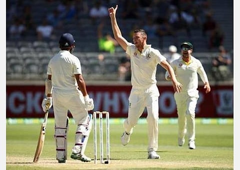 இந்த முறை கோலியை ‘சுவிட்ச் ஆஃப்’ நிலையில் வைத்திருப்போம்: திட்டம் தீட்டும் ஆஸி. பவுலர் ஹேசில்வுட்