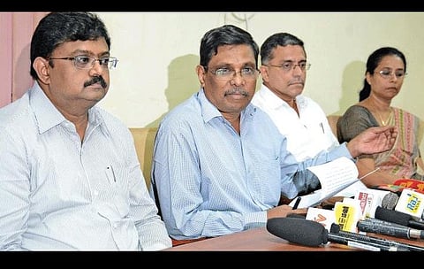 கரோனா பரவல் அதிகரிப்பு: சென்னை உள்ளிட்ட 15 மாவட்ட ஆட்சியர்களுடன் தலைமைச் செயலாளர் ஆலோசனை