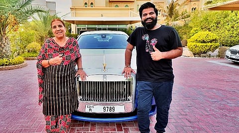 யூடியூப் வருமானத்தை வைத்து ரோல்ஸ் ராய்ஸ் கார் வாங்கிய இளைஞர்