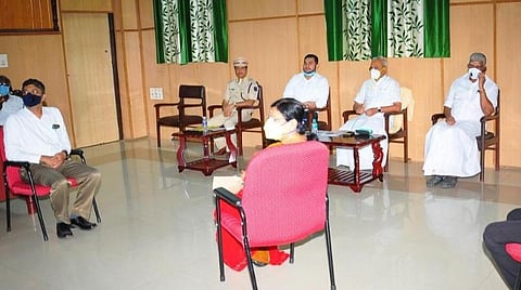 வி.வைத்திலிங்கம் தலைமையில் நடைபெற்ற ஆலோசனைக் கூட்டம்