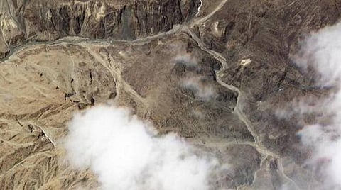 கல்வான் பள்ளத்தாக்கு மோதல் இடத்திலிருந்து இந்தியப் படைகளும் 1.5 கிமீ தள்ளி வந்தன: அதிகாரிகள் தகவல்