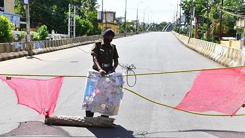 மதுரையில் வேகமெடுக்கும் கரோனா: வெளியில் சுற்றுவோரைத் தடுக்க போலீஸ் தீவிரம்