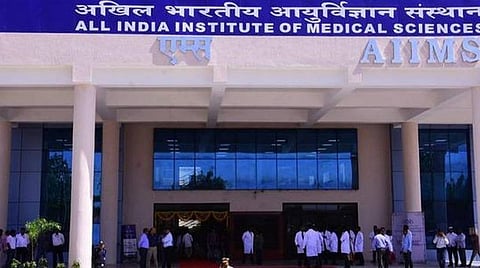 தமிழகம் உள்ளிட்ட மாநிலங்களில் கரோனா நோயாளிகளுக்கு சிகிச்சை அளிக்கும் மருத்துவர்களுக்கு ஆலோசனை; டெல்லி எய்ம்ஸ் மருத்துவமனை நடவடிக்கை