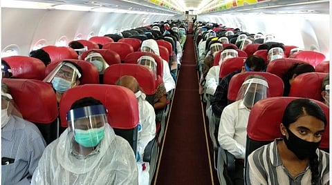 இந்தோனேசியாவிலிருந்து தாயகம் திரும்பிய 110 தமிழர்கள்! சிறப்பு விமானம் ஏற்பாடு செய்து அனுப்பிவைத்த இந்தோனேசிய தமிழ்ச் சங்கம்