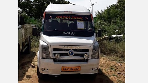 சென்னை- குமரி போலி இ-பாஸ்: பயணிகளை ஏற்றி வந்த வேன் பறிமுதல்; ஓட்டுநர் கைது