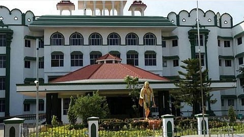 சாத்தான்குளம் வழக்கில் கைதான போலீஸாரை காவலில் எடுத்து விசாரிக்க வேண்டும்: உயர் நீதிமன்றம் உத்தரவு