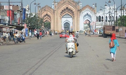 உ.பி.யில் மீண்டும் அதிகரிக்கும் கரோனா பரவல்: மாநிலம் முழுவதிலும் இன்று இரவு முதல் 2 நாள் ’லாக்டவுன்’