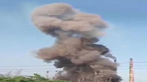 அனல்மின் நிலையத்தில் விபத்தினால் ஏற்பட்ட கரும்புகை