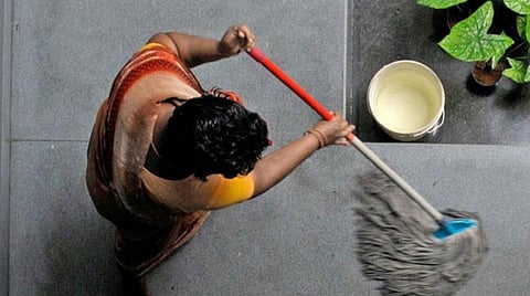 வாழ்விழந்து வாடும் வீட்டுவேலைத் தொழிலாளர்கள்