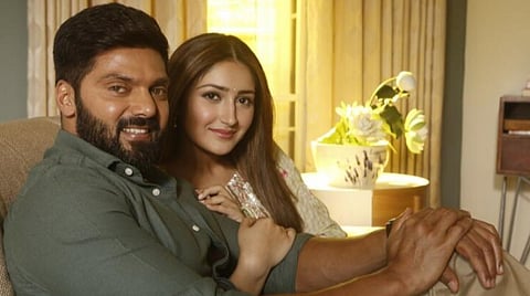 'டெடி' திரையரங்கில் மட்டுமே வெளியாகும்: படக்குழு தகவல்