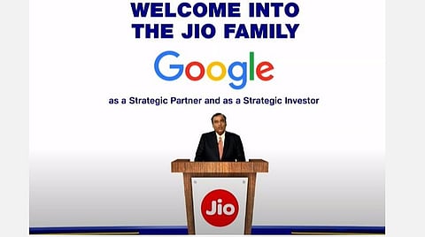 ரிலையன்ஸ் நிறுவன ஆண்டு பொதுக்குழுக் கூட்டத்தில் நிறுவனத் தலைவர் முகேஷ் அம்பானி பேசிய காட்சி : படம் | ஏஎன்ஐ.