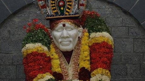 உங்களைத் தேடி சாயிபாபாவே வருவார்; துக்கத்தைப் போக்கும் ஷீர்டி பாபா தியான ஸ்லோகம்