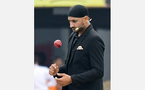 எனக்கு யார் கருணையும் தேவையில்லை; சிறந்த வீரரை முன்னால் நிறுத்துங்கள்; ஒரு கை பார்க்கிறேன்: ஹர்பஜன் சிங் சவால்