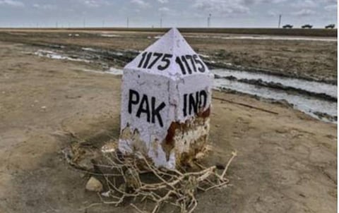 காதலிக்காக எல்லை தாண்ட முயன்ற இளைஞர்