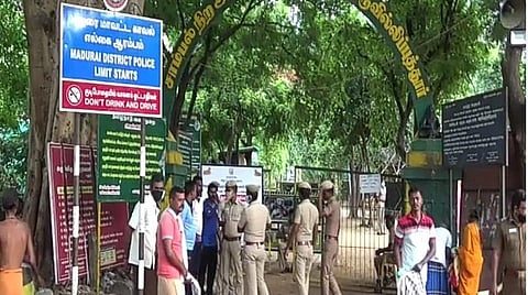 ஆடி அமாவாசை திருவிழா: சதுரகிரியில் அனுமதி மறுப்பு- பக்தர்கள் திருப்பி அனுப்பிவைப்பு