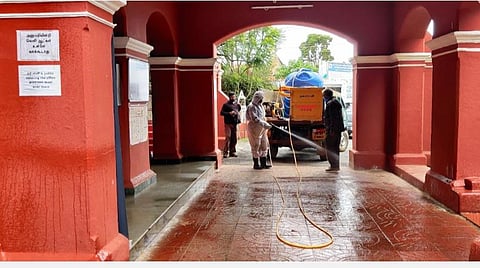 உதகை ஆட்சியர் அலுவலகத்தில் 3 பேருக்குத் தொற்று; கிராமப் பகுதிகளிலும் பாதிப்பு