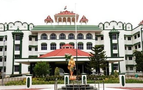 உதவி காவல் ஆய்வாளர் தேர்வில் முறைகேடு?- அரசு விளக்கமளிக்க உயர் நீதிமன்றம் உத்தரவு