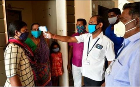 தினமும் 4 ஆயிரம் பேருக்கு பரிசோதனை செய்யப்படும் நிலையில் மதுரையில் குறையும் கரோனா பரவல்