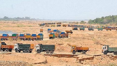 மணல் கொள்ளையைத் தடுக்க என்ன நடவடிக்கை எடுக்கப்படுகிறது?- தமிழக அரசு பதிலளிக்க உயர் நீதிமன்றம் உத்தரவு