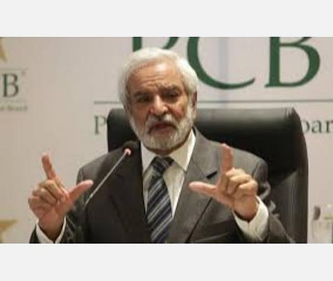 பிசிபி தலைவர் இசான் மானி.