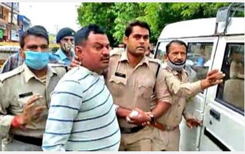 ரவுடி விகாஸ் துபே என்கவுன்ட்டர் விவகாரம்: உ.பி. பேரவை தேர்தலில் பாஜகவுக்கு எதிராக வாக்குகளை திரட்ட எதிர்க்கட்சிகள் ஆயத்தம்