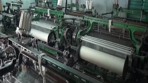 விருதுநகரில் வேகமெடுக்கும் கரோனா: விசைத்தறி கூடங்களை ஒரு வாரம் மூட தீர்மானம்