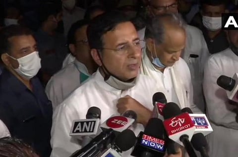 அசோக் கெலோட் பெரும்பான்மையை நிருபிக்க விரும்புகிறார்; பாஜக தடுக்க நினைக்கிறது: சுர்ஜேவாலா குற்றச்சாட்டு