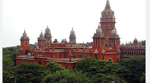 சேலம் கம்பராய பெருமாள் கோயில் நிலம் ஆக்கிரமிப்பு: அரசு பதிலளிக்க உயர் நீதிமன்றம் உத்தரவு