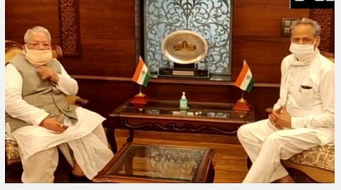 ஆளுநர் கல்ராஜ் மிஸ்ரா, முதல்வர் அசோக் கெலாட்: படம் | ஏஎன்ஐ.