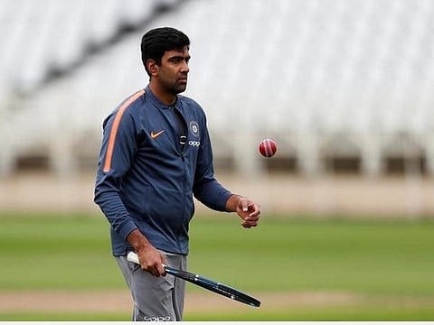 பந்தை வீசுவதற்கு முன்னால் ரன்னர் கிரீசை விட்டு வெளியேறினால் ரன் கிடையாது : அஸ்வின் ஆலோசனை