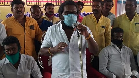 தமிழர்களைப் புறக்கணிப்பது காலங்காலமாக நடந்து வருகிறது: ரஹ்மான் புகார் குறித்து கருணாஸ் கருத்து