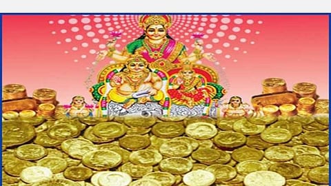 வரலக்ஷ்மி விரதம் ஸ்பெஷல்; கலசத்தில் காசுகள்... செல்வ கடாக்ஷம் பெருகும்