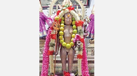 காஞ்சிபுரம் ஏகாரம்பரநாதர் கோயி லில் காலபைரவர் சிலை ஏற்கெ னவே இருந்த இடத்தில் வைக்கப் பட்டு பூஜை செய்யப்பட்டது.