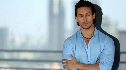 நடனக் கலைஞர்களுக்கு டைகர் ஷெராஃப் உதவி