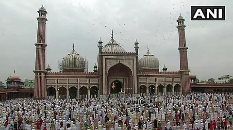 நாடுமுழுவதும் பக்ரீத் பண்டிகை கொண்டாட்டம்: பிரதமர் மோடி வாழ்த்து